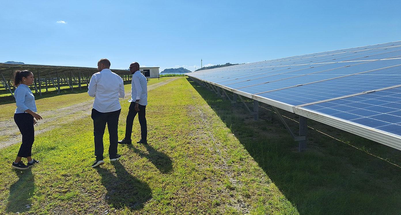 API-Mali and UNDP Mali visit the Romainville solar farm in Mahé, guided by UNDP Seychelle in April 2025. Photo credit: UNDP