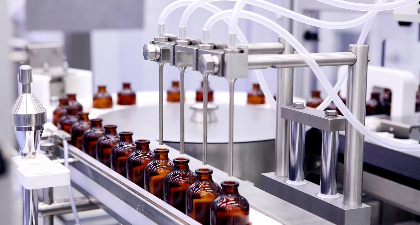 Bottling and packaging of sterile medical products. Machine after validation of sterile liquids
