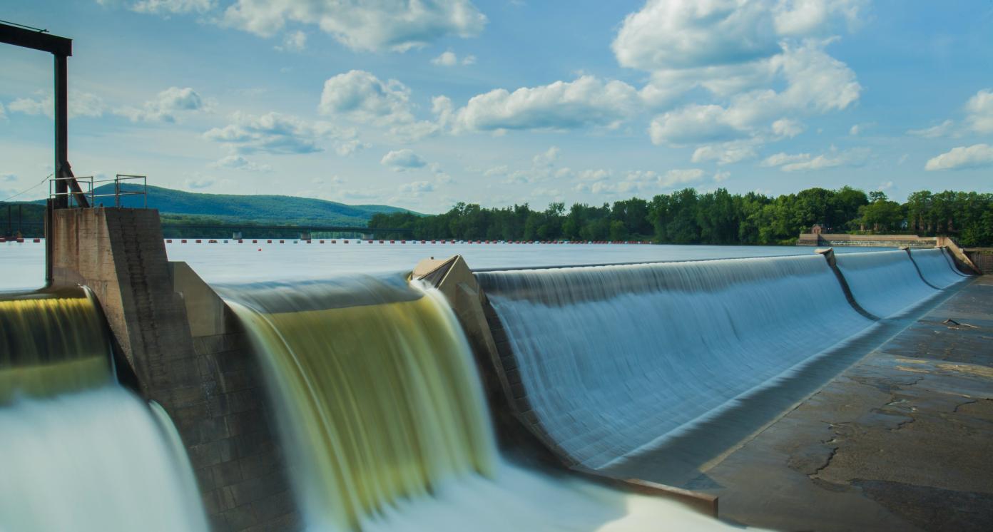 Hydropower dam and reservoir