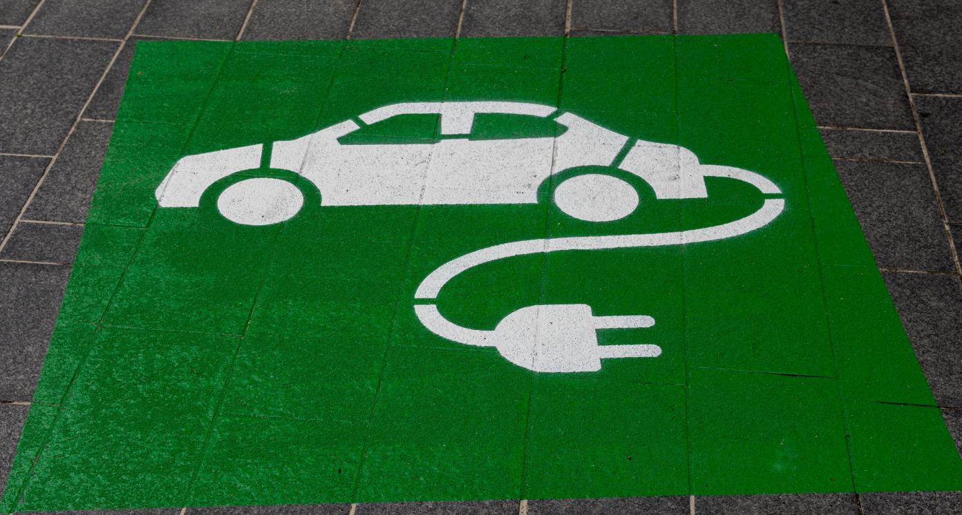 Parking spot for electric vehicle