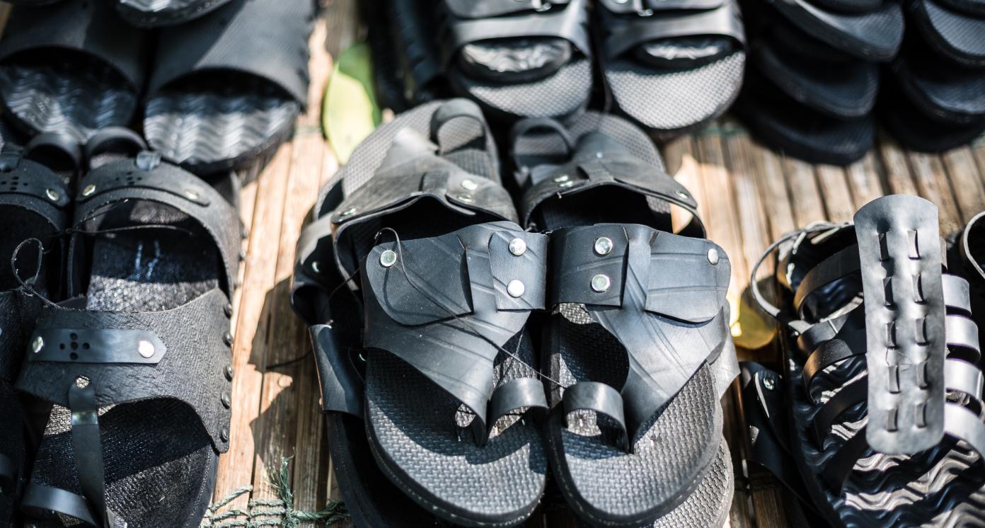 Shoes made from tires that have not been used