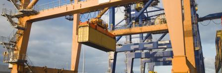 container operation in port series